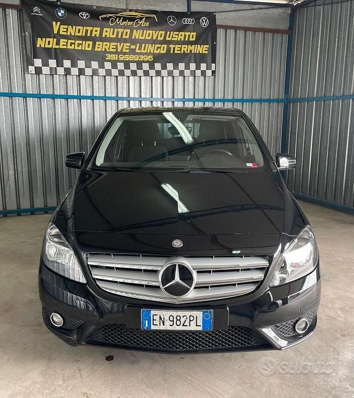 Usata Mercedes B180 109 CV (80 kW) 2012 Nero Monovolume