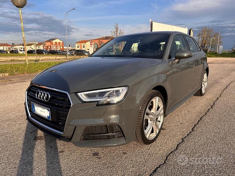 Käytetty Audi A3 Admired 150 HP (110 kW) 2020 Harmaa Sedan