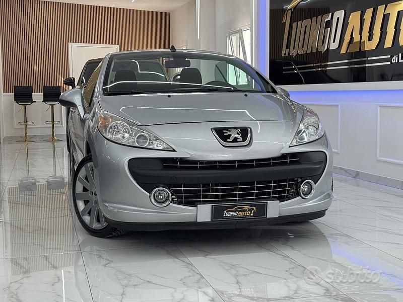 Usata Peugeot 207 CC Roland Garros 120 CV (88 kW) 2008 Grigio Cabrio