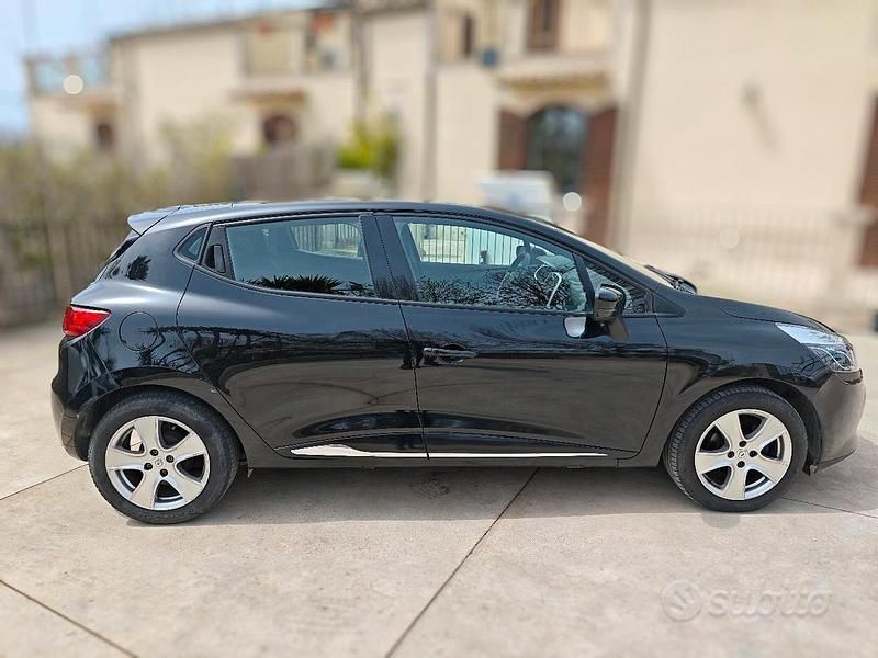 Usata Renault Clio IV 75 CV (55 kW) 2014 Nero Utilitaria