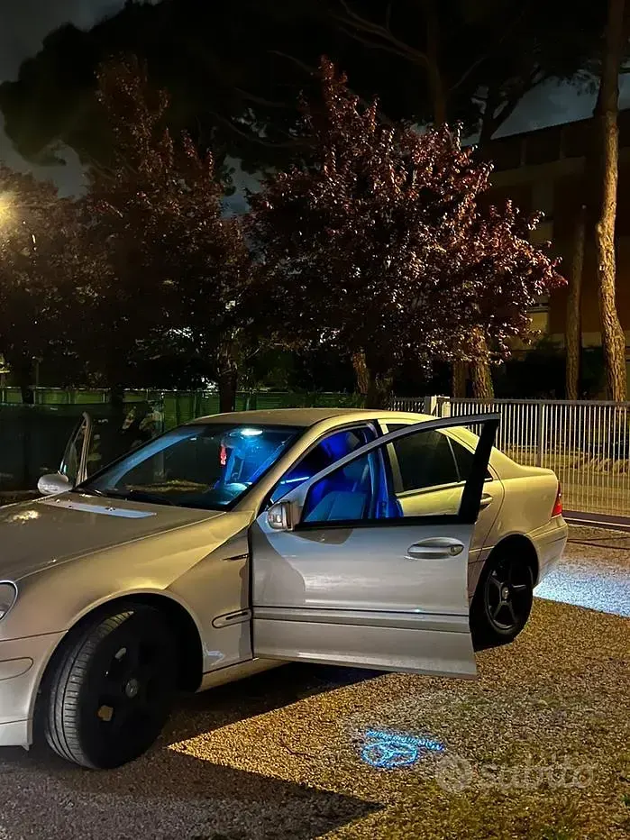 Usata Mercedes C200 122 CV (89 kW) 2003 Berlina
