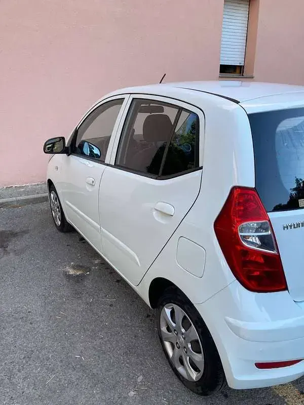 Usata Hyundai i10 Classic 69 CV (50 kW) 2011 Bianco Utilitaria