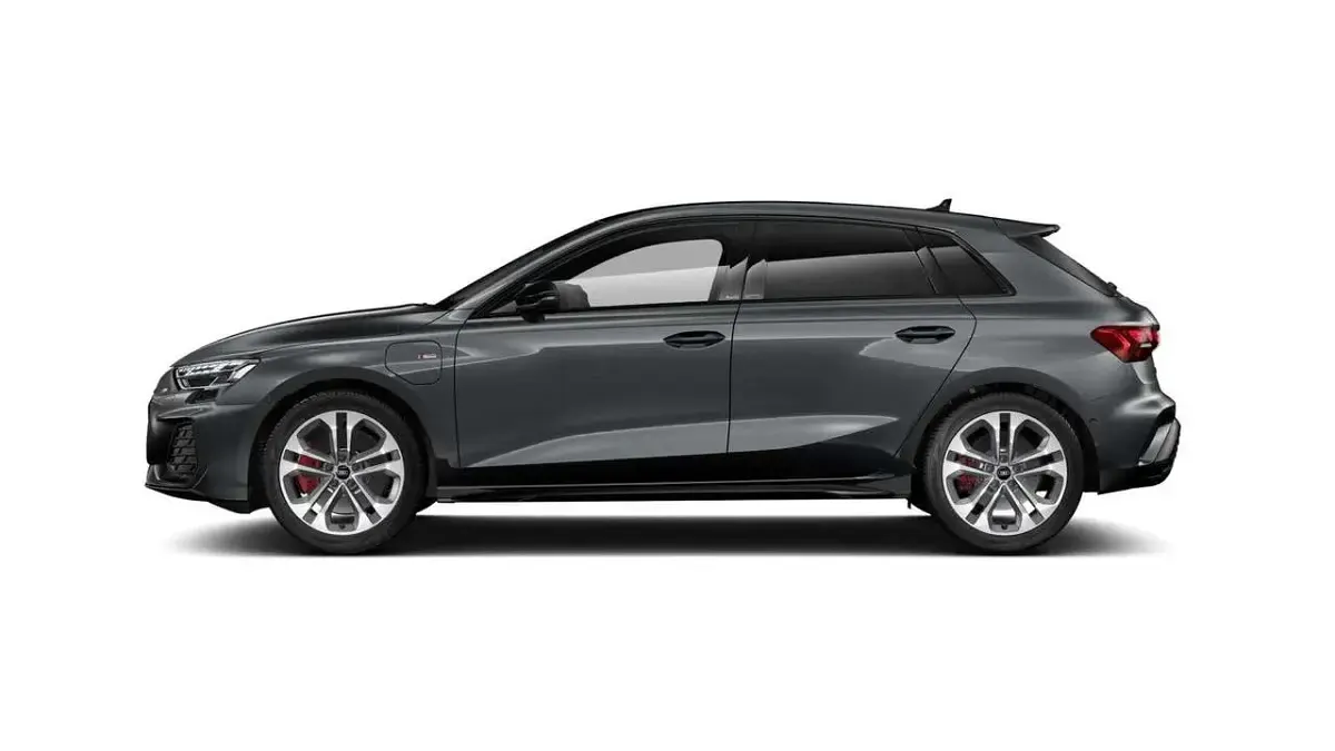 Nuova Audi 200 S-Line 272 CV (200 kW) 2026 Grigio Berlina