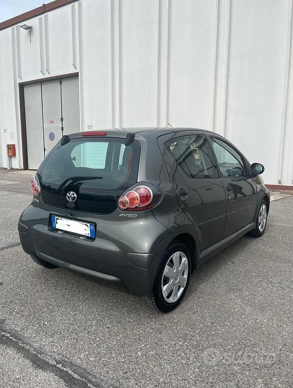 Usata Toyota Aygo 68 CV (50 kW) 2010 Utilitaria