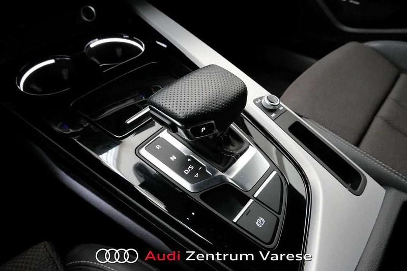 Usata Audi A4 S-Line 204 CV (150 kW) 2023 Blu metallizzato Station wagon