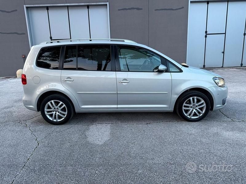 Usata VW Touran 149 CV (109 kW) 2013 Grigio Monovolume