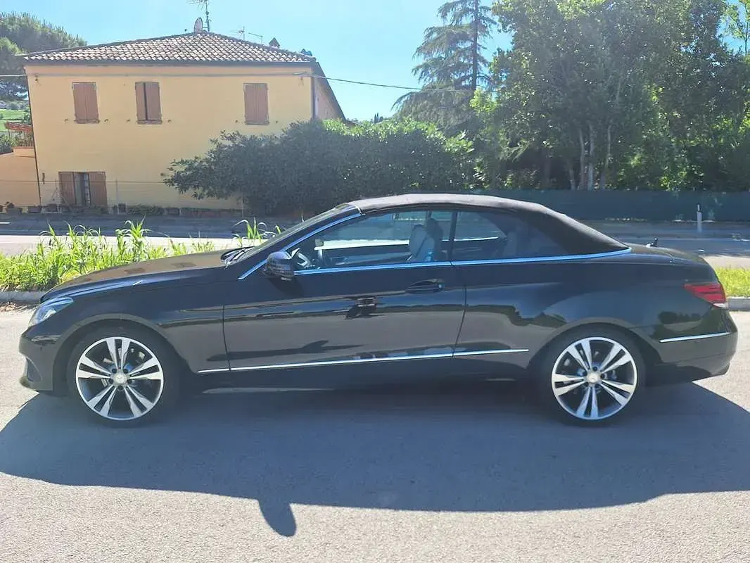 Usata Mercedes E250 204 CV (150 kW) 2014 Nero Cabrio