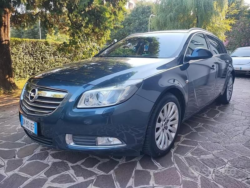 Usata Opel Insignia Cosmo 160 CV (117 kW) 2009 Blu Station wagon