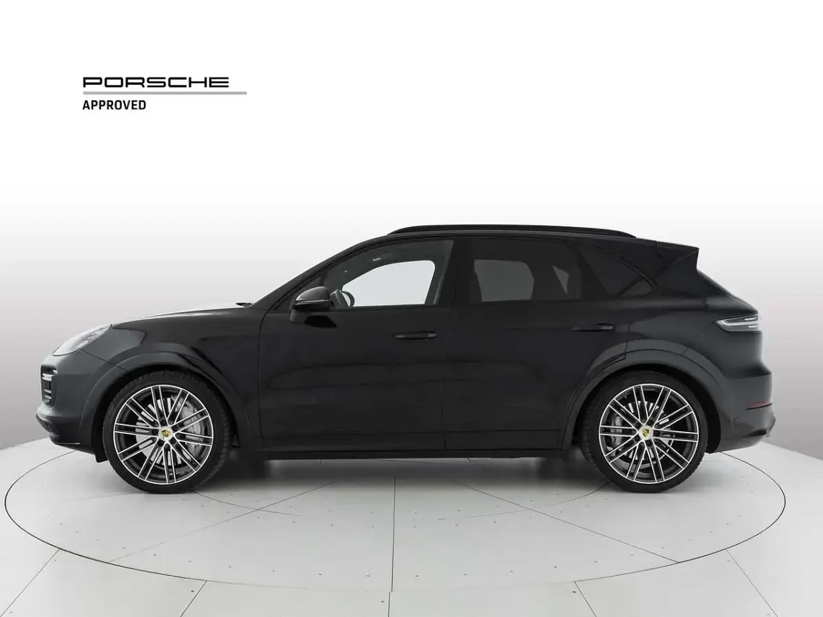 Usata Porsche Cayenne Turbo 549 CV (403 kW) 2019 Nero metallizzato SUV