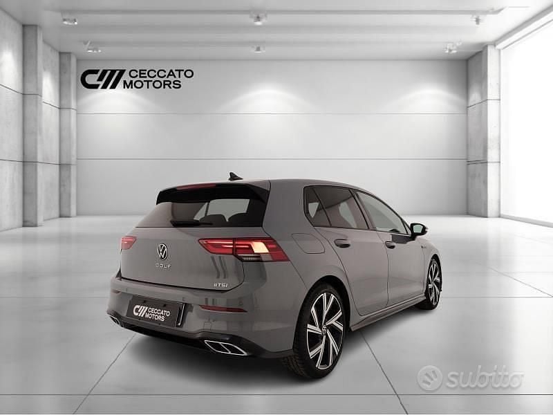 Usata VW Golf VIII R-line 150 CV (110 kW) 2021 Grigio Berlina