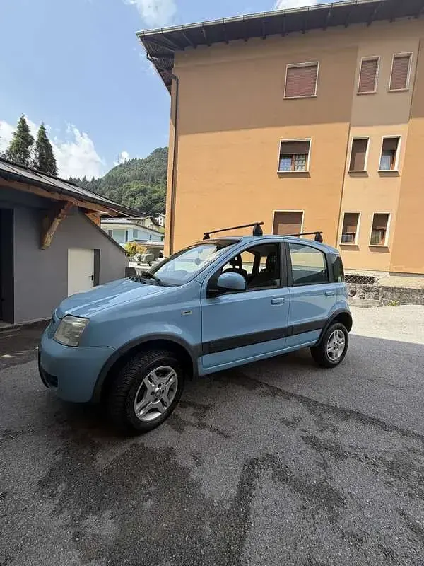 Usata Fiat Panda 4x4 Climbing 75 CV (55 kW) 2011 Utilitaria