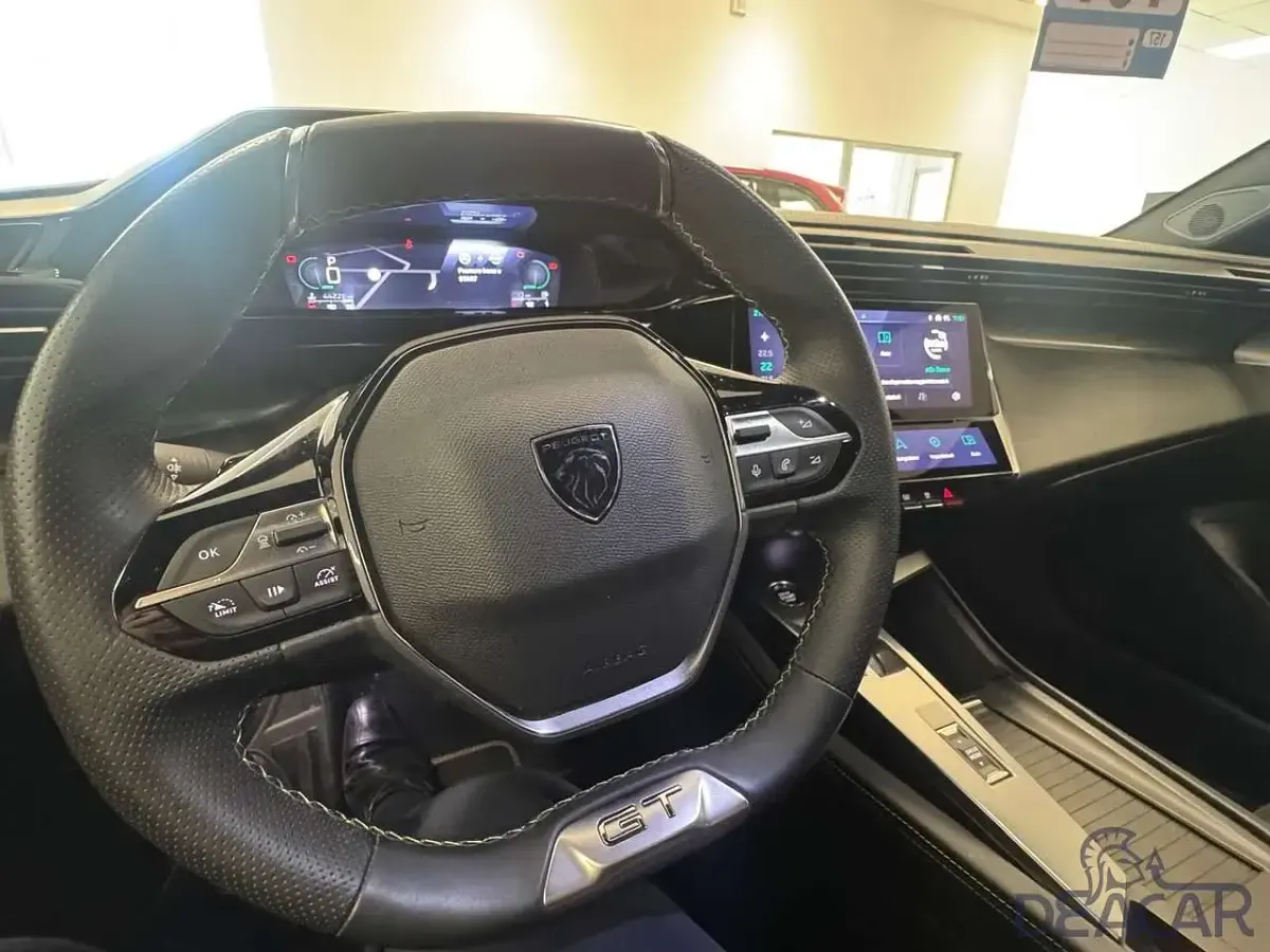 Usata Peugeot 308 GT 131 CV (96 kW) 2023 Verde Utilitaria