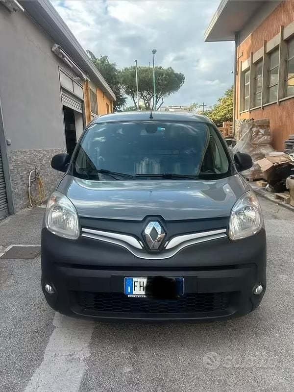 Usata Renault Kangoo 110 CV (80 kW) 2017 Grigio Monovolume