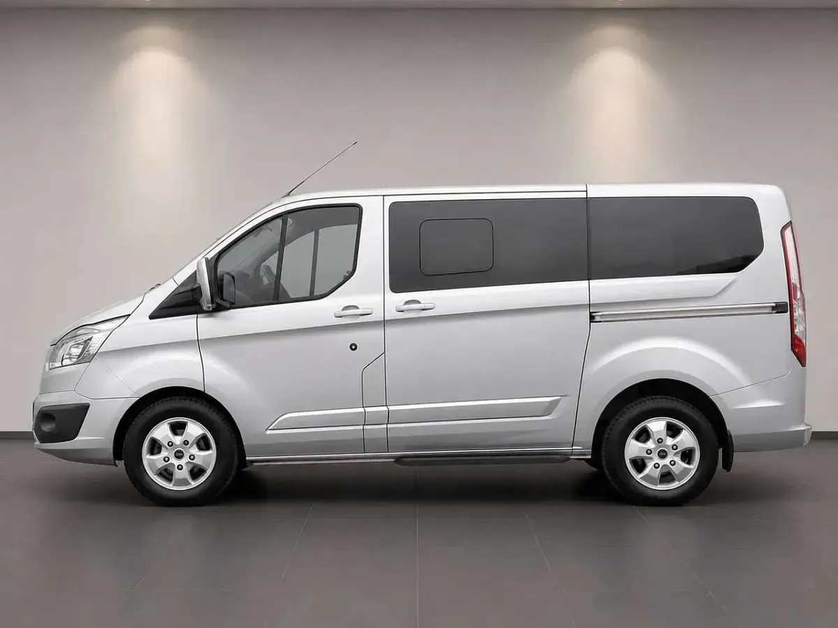 Usata Ford Tourneo Custom 131 CV (96 kW) 2017 Argento Furgone