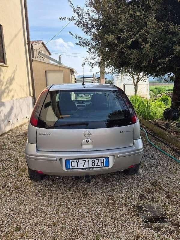 Usata Opel Corsa Enjoy 80 CV (58 kW) 2005 Grigio Utilitaria