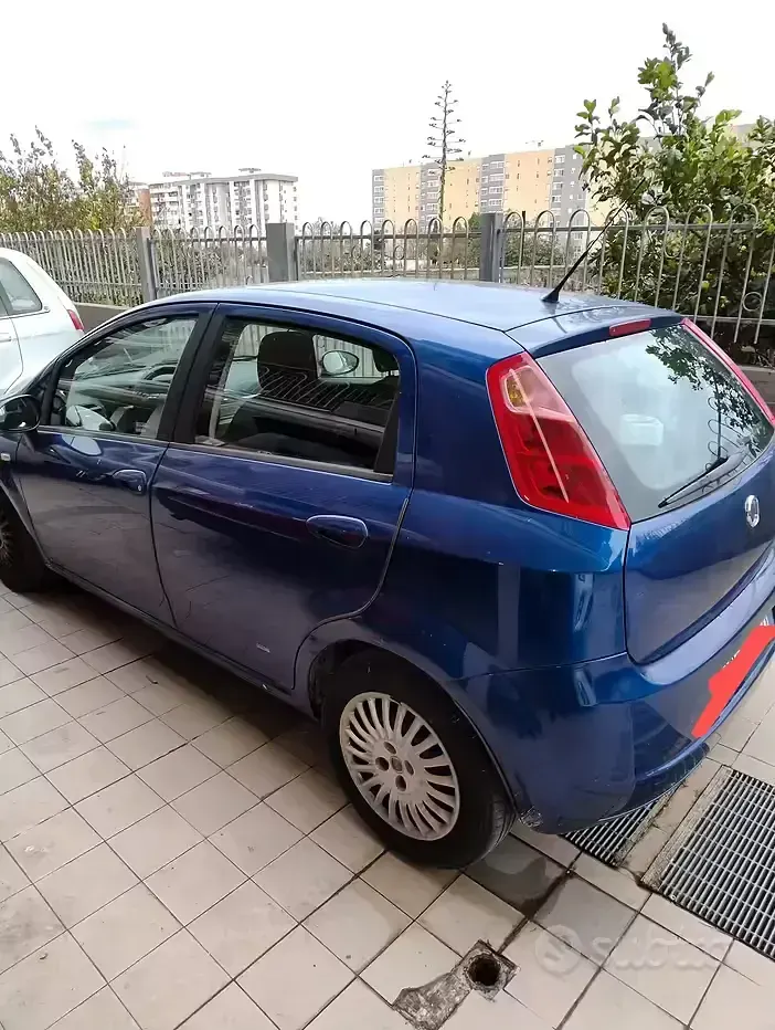 Usata Fiat Grande Punto Dynamic 90 CV (66 kW) 2008 Blu Utilitaria