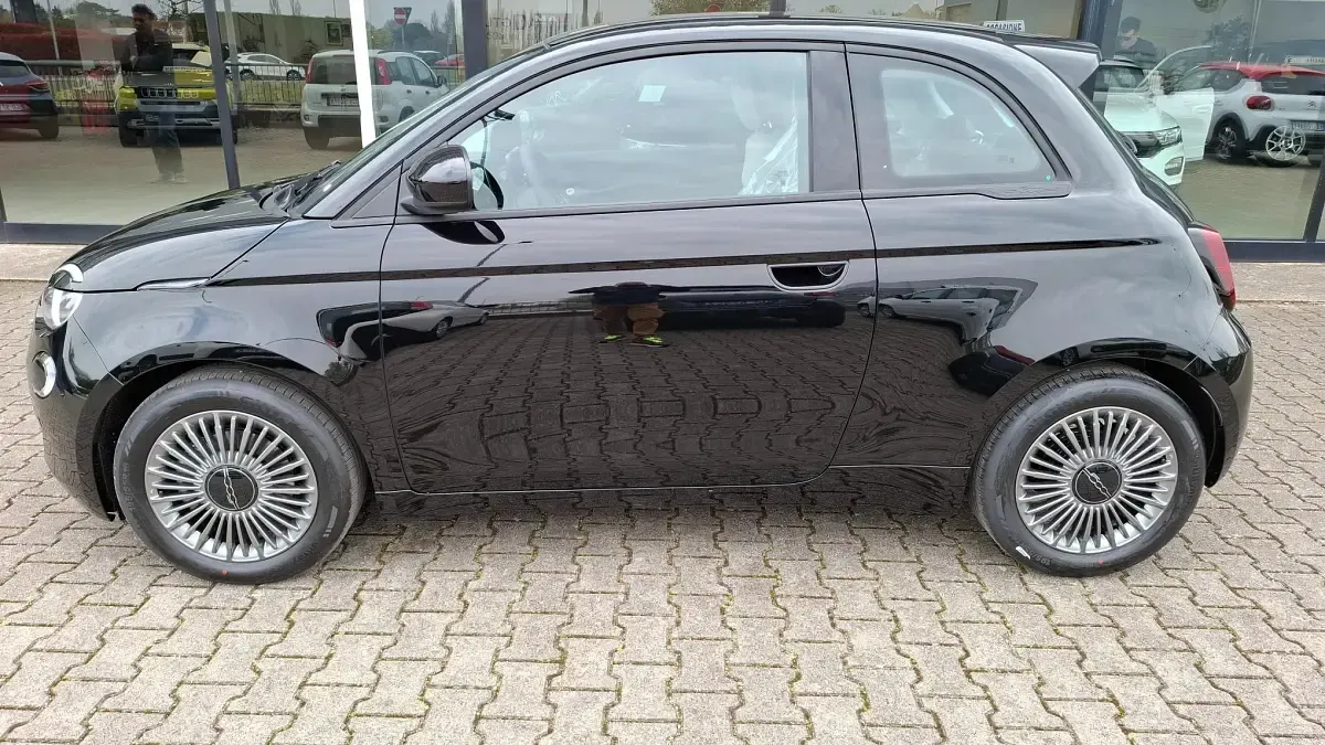 Nuova Fiat 500 65 CV (47 kW) 2026 Nero