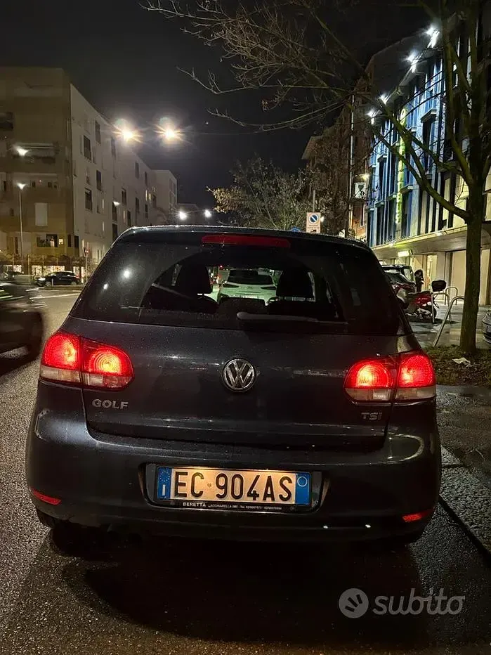 Usata VW Golf VI 122 CV (89 kW) 2010 Blu Utilitaria