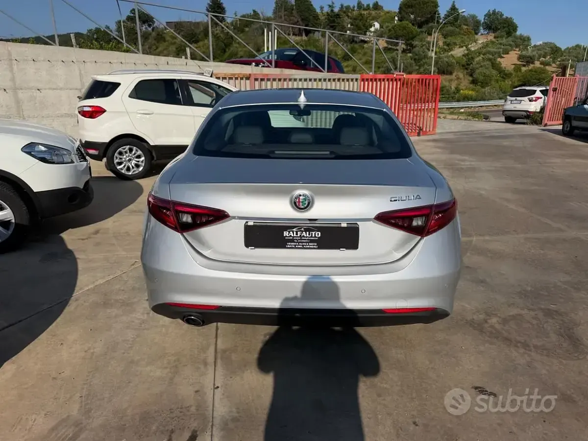Usata Alfa Romeo Giulia Executive 160 CV (117 kW) 2019 Grigio Berlina
