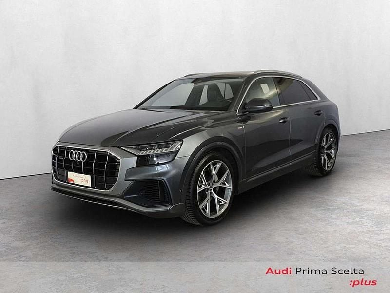 Usata Audi Q8 Ambiente 286 CV (210 kW) 2019 Grigio daytona perlato SUV