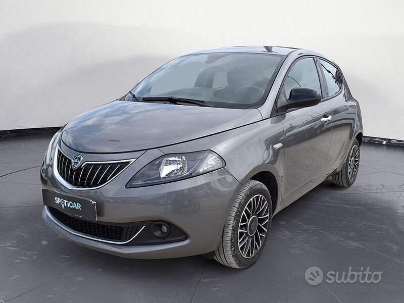 Usata Lancia Ypsilon S 69 CV (50 kW) 2024 Grigio Utilitaria