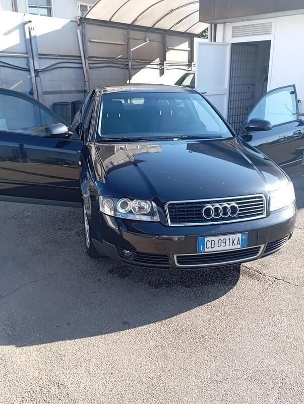 Usata Audi A4 Comfort 130 CV (95 kW) 2002 Nero Berlina