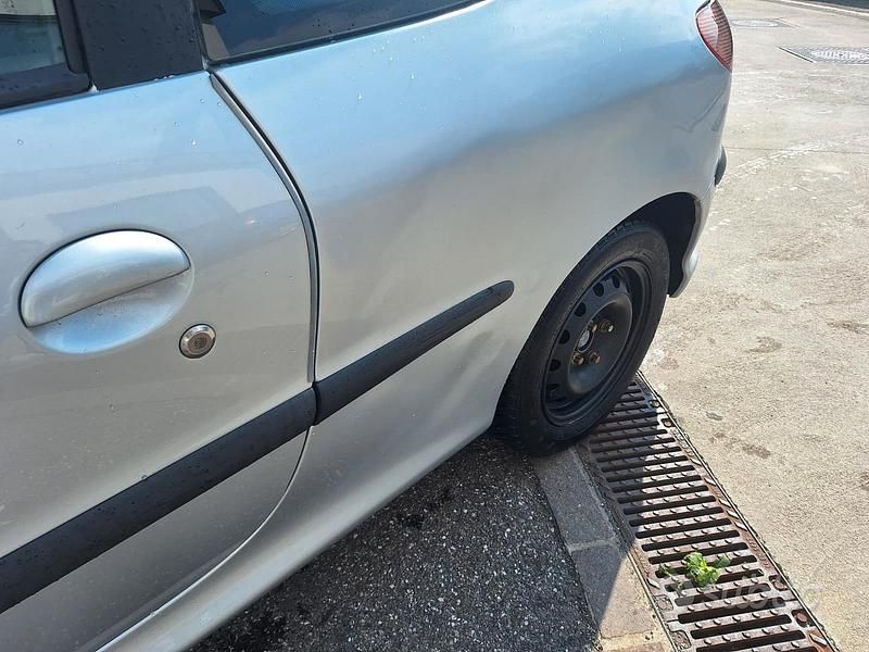 Usata Peugeot 206 2005 Grigio