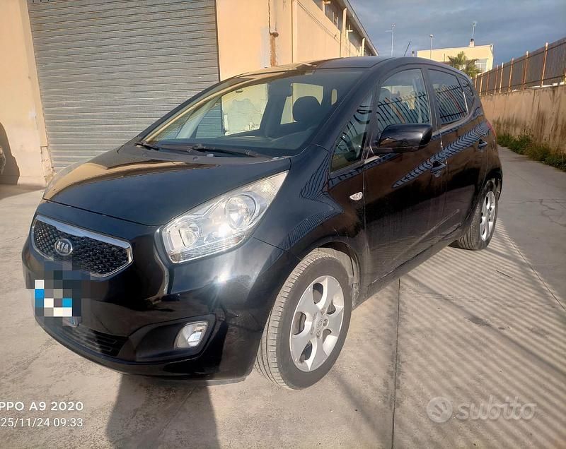 Nero Usata 2012 Kia Venga Due volumi | 5800 € (Molto cara) - Immagine 1/4