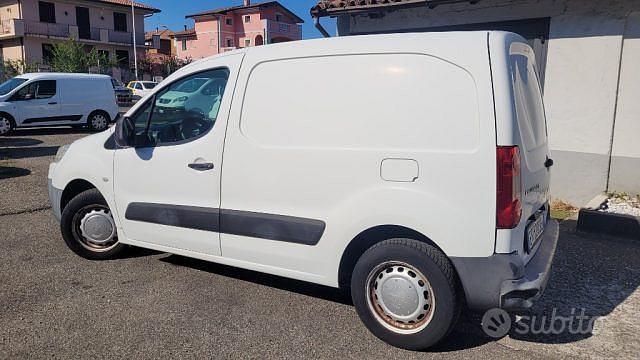 Usata Peugeot Partner 90 CV (66 kW) 2011 Bianco / pastello Monovolume