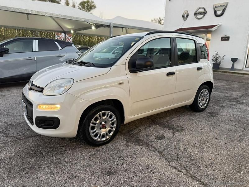Usata Fiat Panda Lounge 69 CV (50 kW) 2013 Bianco Utilitaria