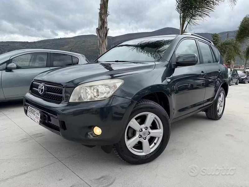 Usata Toyota RAV4 136 CV (100 kW) 2008 Nero SUV
