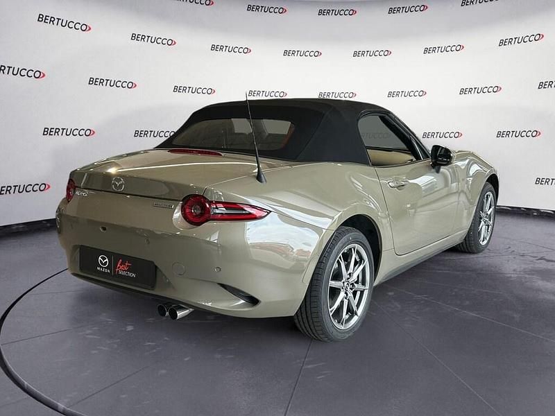 Nuova Mazda MX5 132 CV (97 kW) 2025 Zircon sand Cabrio