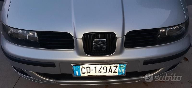 Usata Seat Leon Stella 110 CV (80 kW) 2002 Grigio Utilitaria