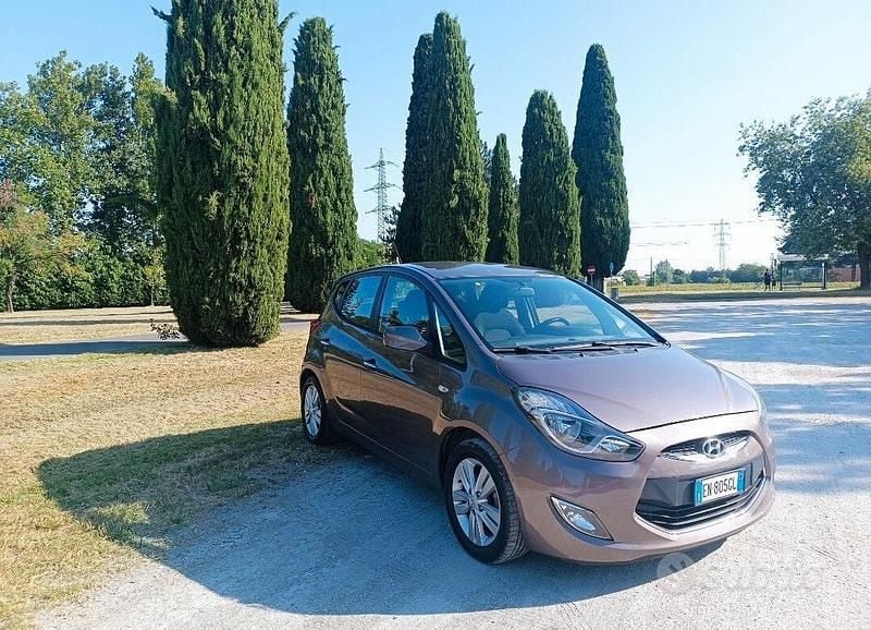 Marrone Usata 2012 Hyundai ix20 Style Due volumi | 4500 € (Buon prezzo) - Immagine 1/4