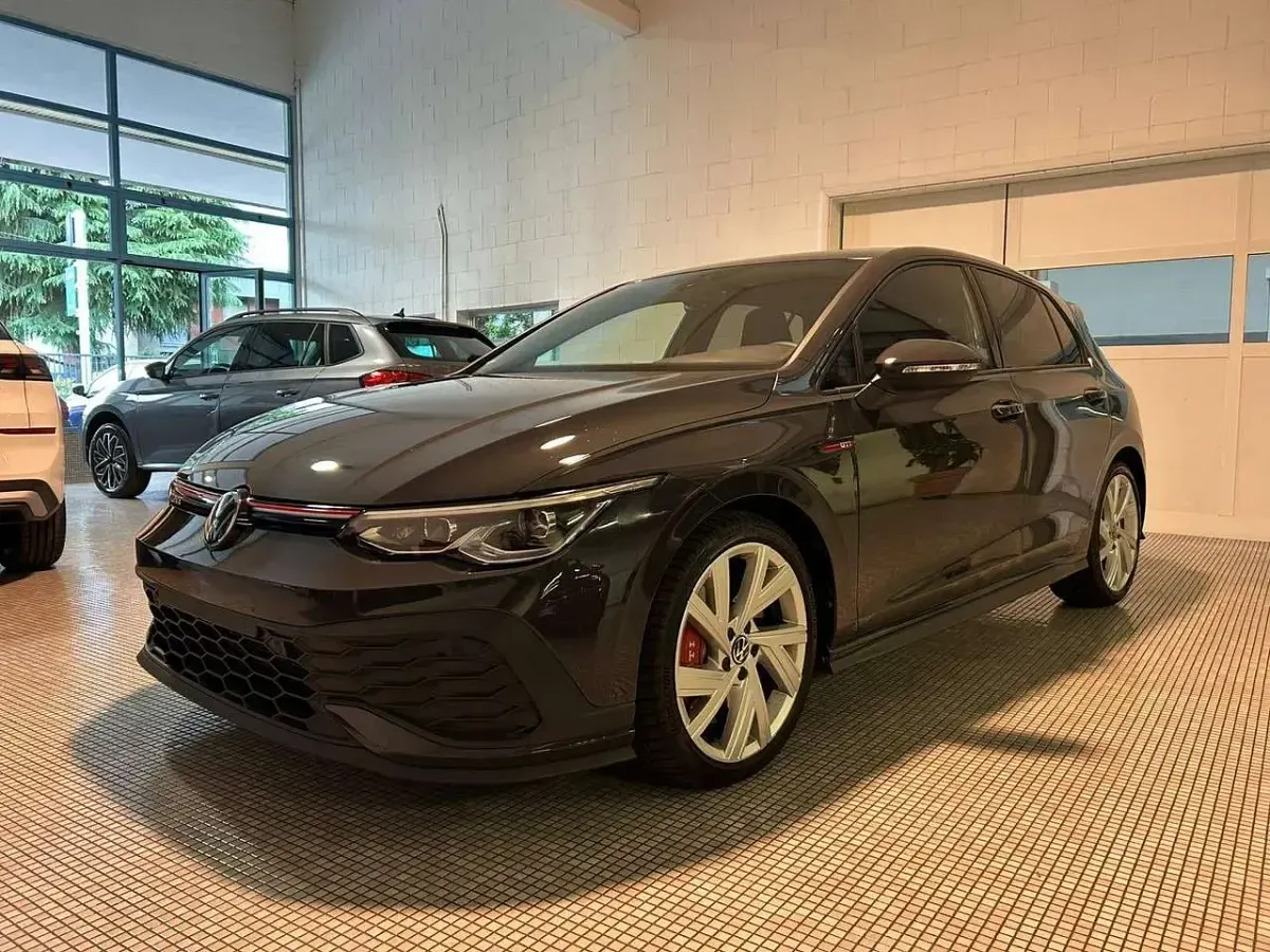 Usata VW Golf VIII GTI Clubsport 300 CV (220 kW) 2023 Grigio Berlina