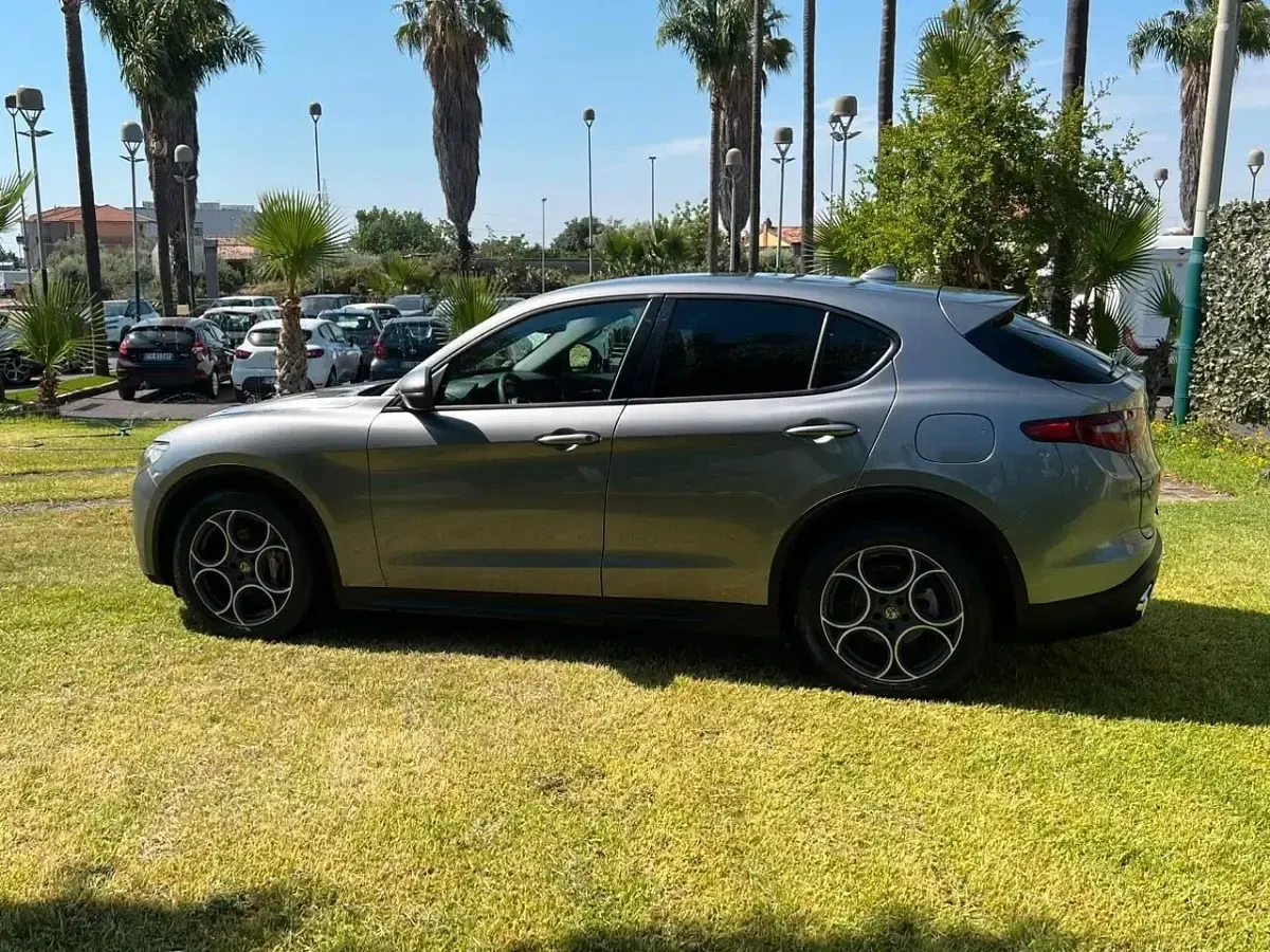 Usata Alfa Romeo Stelvio Tech Edition 160 CV (117 kW) 2019 Grigio SUV