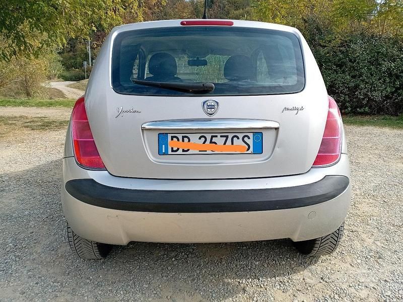 Usata Lancia Ypsilon 69 CV (50 kW) 2006 Grigio Utilitaria