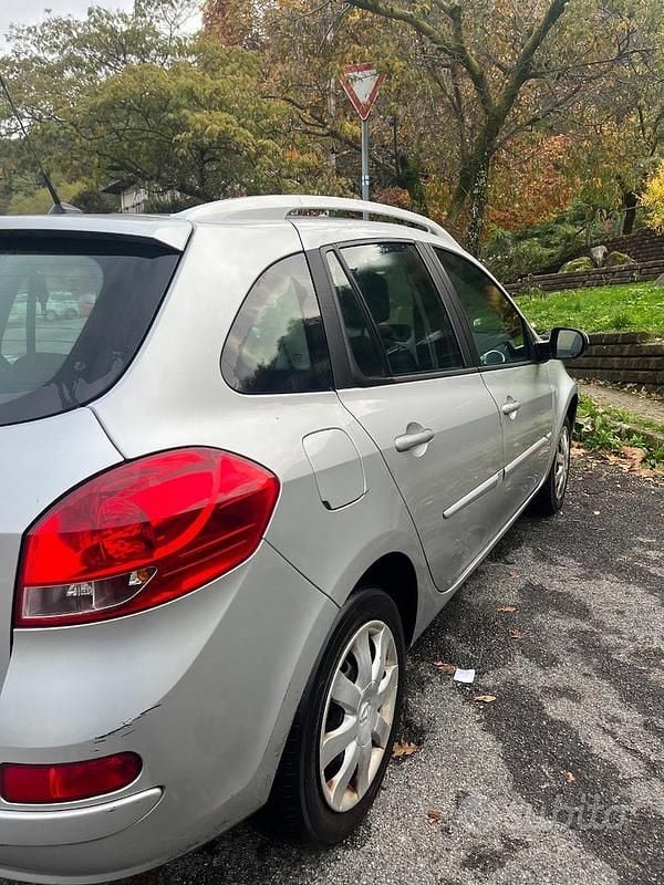 Grigio Usata 2009 Renault Clio GrandTour Station wagon | 2500 € - Immagine 1/4
