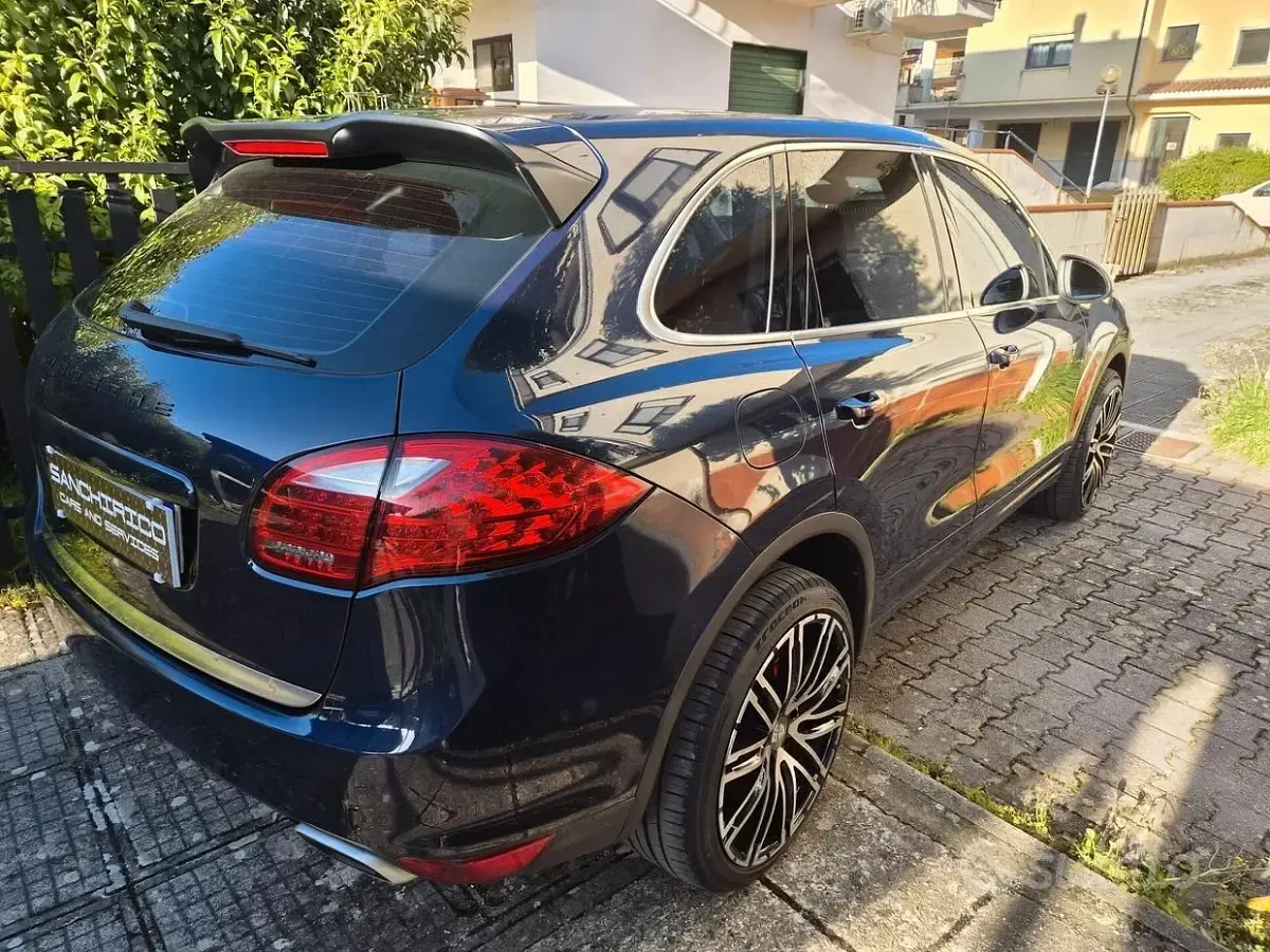 Usata Porsche Cayenne 245 CV (180 kW) 2011 Blu SUV
