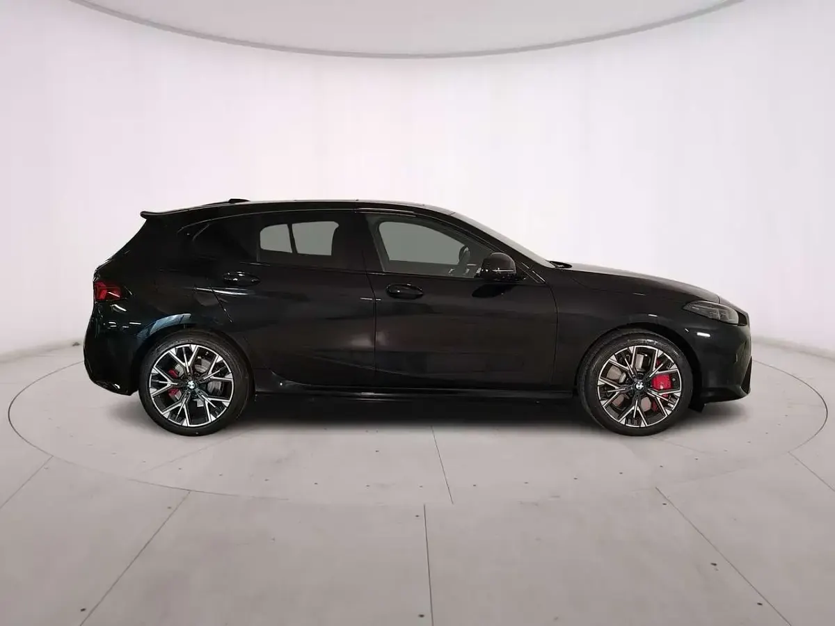 Nuova BMW 120 M Sport 163 CV (119 kW) 2026 Black sapphire Utilitaria