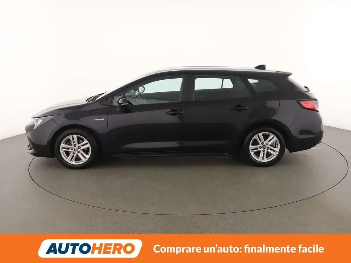 Second-hand Toyota Corolla Style 122 CP (89 kW) 2021 Negru Break