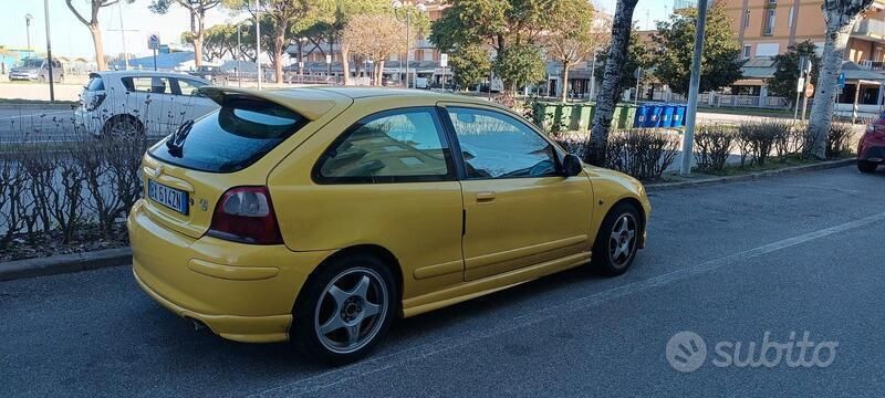 Giallo Usata 2001 MG ZR Due volumi | 1000 € - Immagine 1/4