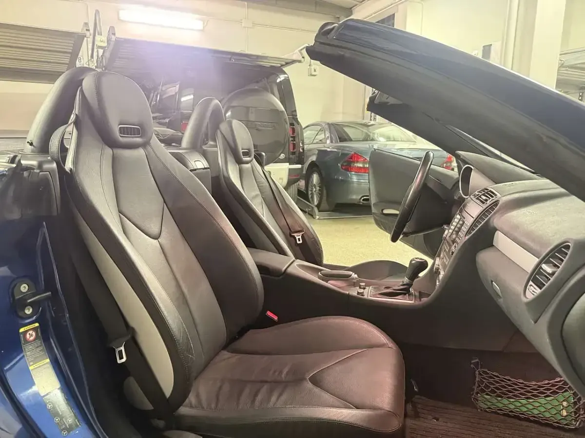 Usata Mercedes SLK350 272 CV (200 kW) 2005 Blu/azzurro Cabrio