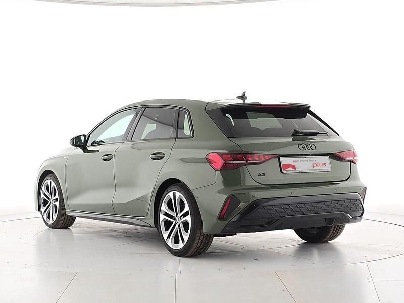 Usata Audi A3 S-Line 150 CV (110 kW) 2025 Verde Berlina