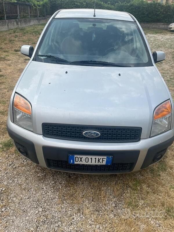 Usata Ford Fusion 68 CV (50 kW) 2009 Grigio Utilitaria