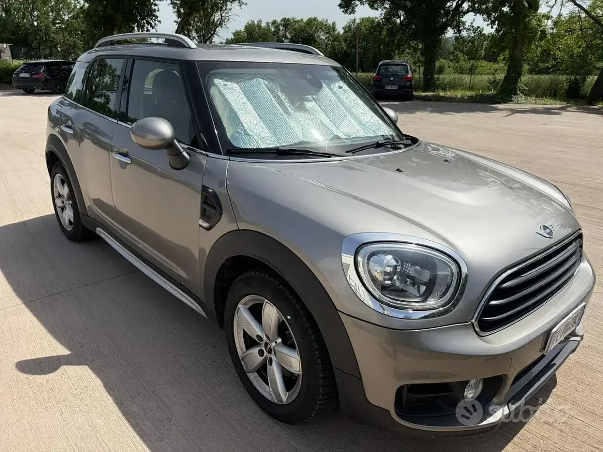 Usata Mini One D Countryman Business 116 CV (85 kW) 2017 Grigio SUV