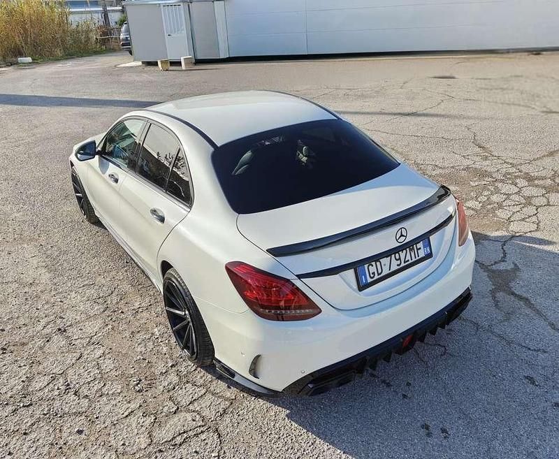 Usata Mercedes C220 AMG line 194 CV (142 kW) 2019 Bianco Berlina