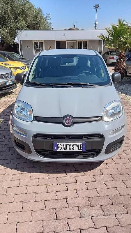 Usata Fiat Panda Easy 69 CV (50 kW) 2019 Grigio Utilitaria