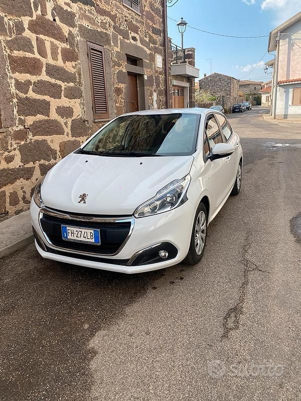 Usata Peugeot 208 82 CV (60 kW) 2017 Bianco Utilitaria