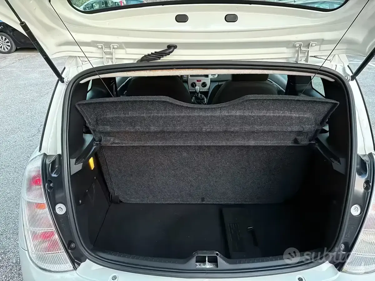 Usata Lancia Ypsilon 60 CV (44 kW) 2010 Bianco Utilitaria